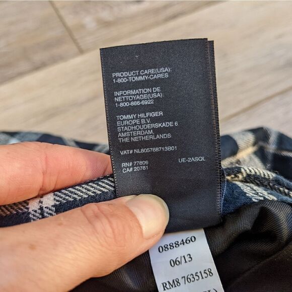 Tommy Hilfiger Plaid Skirt with pockets size 12 blue navy white. 100% cotton - Picture 9 of 11